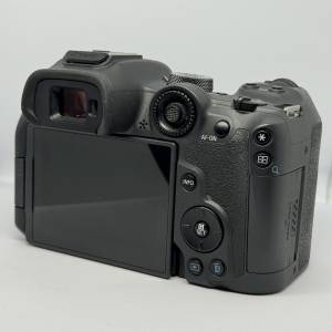 Canon R7