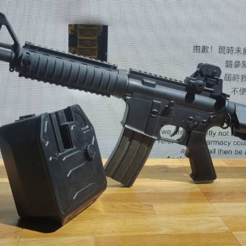 D-Boy M4 金身+ 大彈箱+1夾