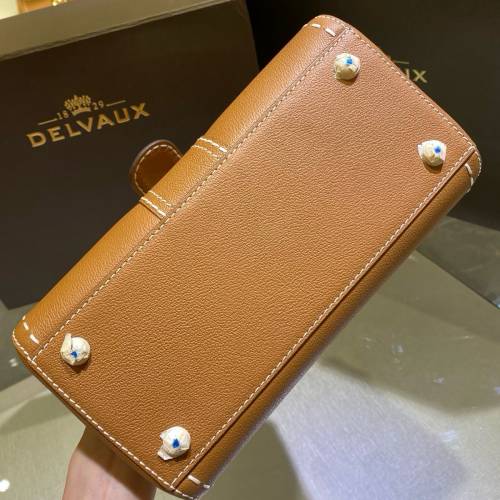 Delvaux 焦糖外縫線手袋