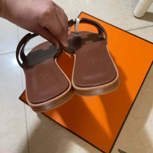 Hermes 真皮拖鞋