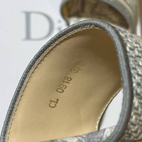 Dior 刺繡拖鞋