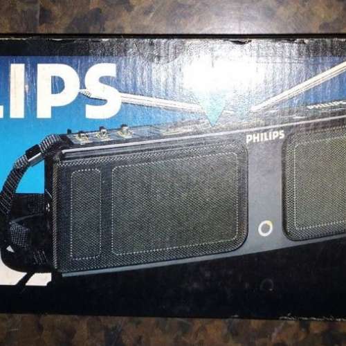 絕版珍藏:  Philips 飛利浦 D1750 古董手提收音機