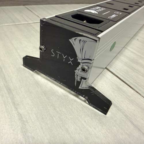 Titan Audio Styx - 6位英式拖板