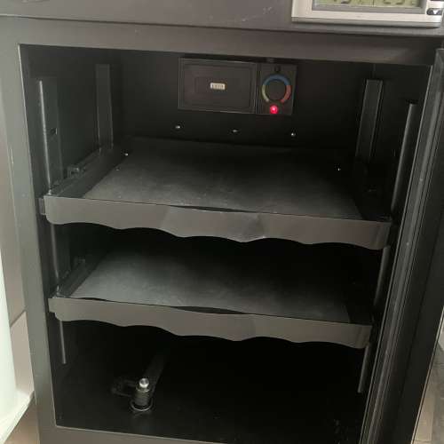 電子防潮箱 防潮櫃 Dry Cabinet HuiTong 惠通 DHC-40 40L 34.5 x 31.5 x 50 cm