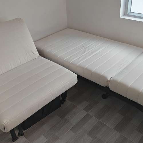 IKEA 梳化床 一張 連椅套(圖中綠色)