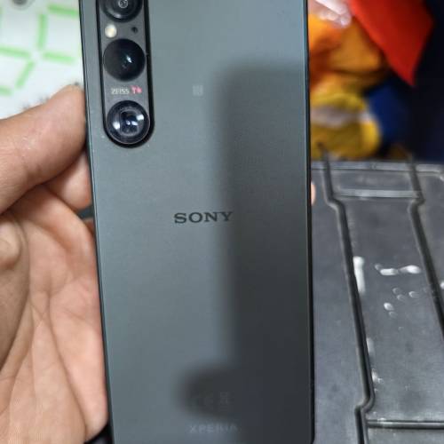 sony 1 v