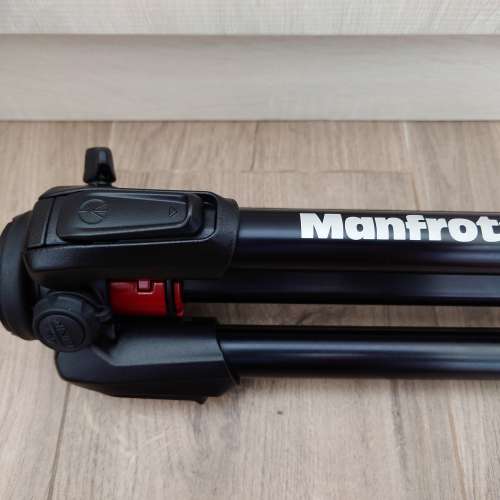 Manfrotto 190 Go! M-series Tripod (MT190GOA4) 鋁合金製造四節(扭轉鎖)式三腳架