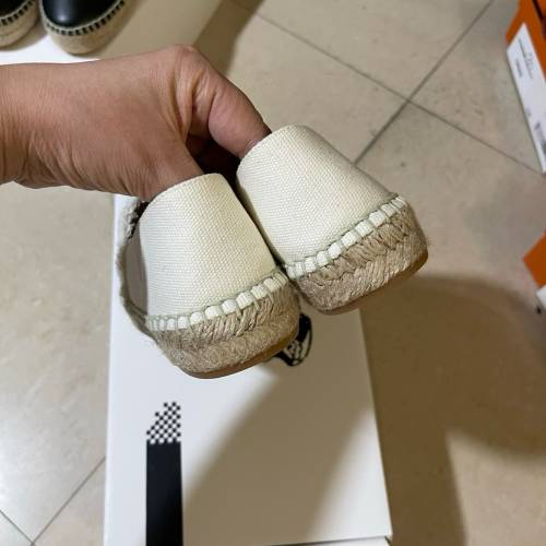 Chanel 帆布米白漁夫鞋