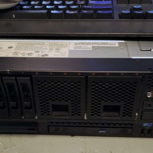 System x3650 M3 2U SERVER 連RAM , HDD 可直上2019.