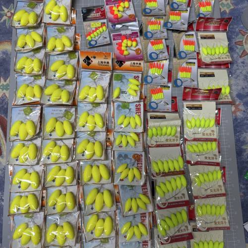 全套釣魚用品工具配件（價錢已包括以上相片𥚃所有，連埋兩個高質雙肩背囊（包裝極妥...