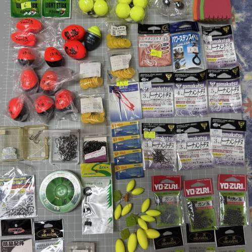 全套釣魚用品工具配件（價錢已包括以上相片𥚃所有，連埋兩個高質雙肩背囊（包裝極妥...