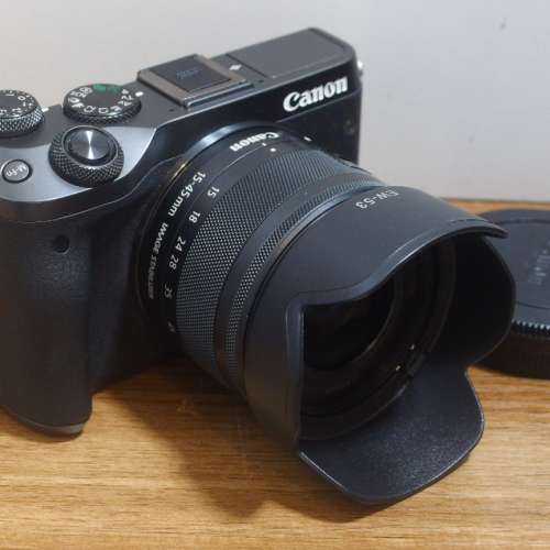 Canon M6 body  +AF15-45MM IS STM kit