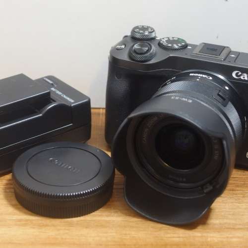 Canon M6 body  +AF15-45MM IS STM kit