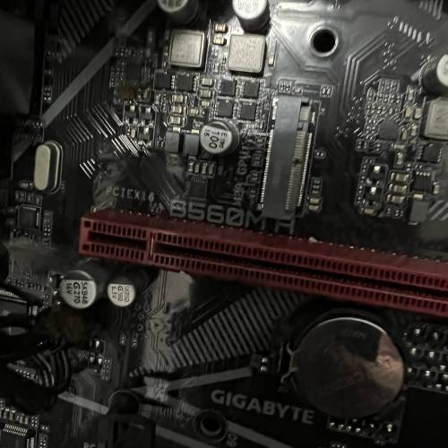 請考慮清楚先好約交收b560M+i5  11400F壞主機拆出