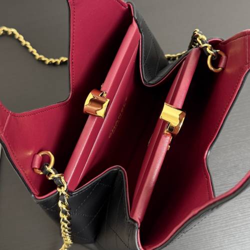 Chanel 三角tote包
