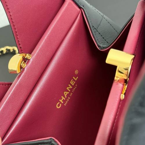 Chanel 三角tote包