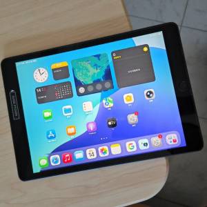 100%新 極新淨 無崩無花 純原裝 無維修過 超多禮物 蘋果 Apple iPad 8 香港行貨 128GB