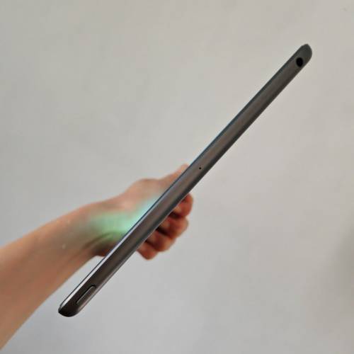 100%新 極新淨 無崩無花 純原裝 無維修過 超多禮物 蘋果 Apple iPad 8 香港行貨 128GB