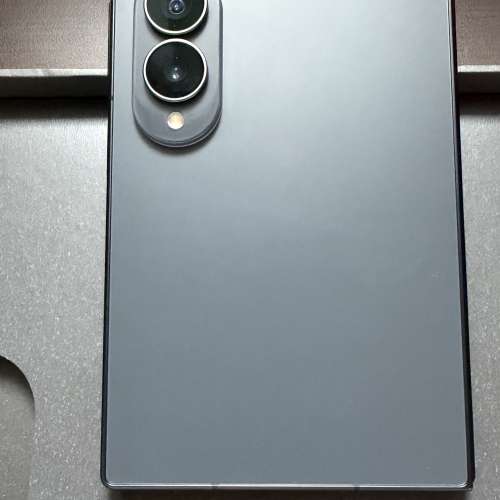 Samsung Z Fold 8