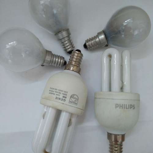 家居燈泡:合共: 5個 【慳電燈泡3個 + 2個飛利浦慳電光管(細頭)】