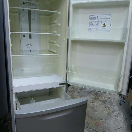 Panasonic 樂聲纖瘦雪櫃