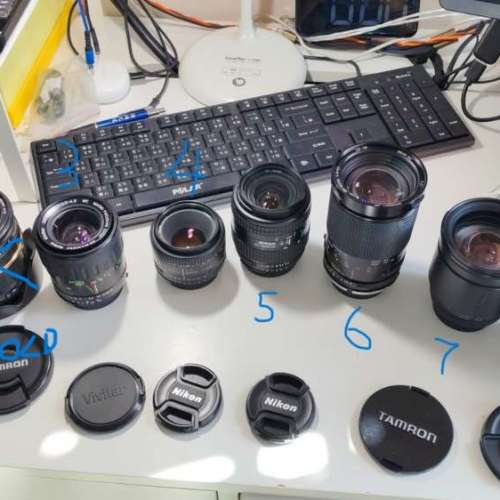 放2支騰龍,二支原廠NIKON AF鏡及一支手動威達VIVITAR變焦鏡共=$2000