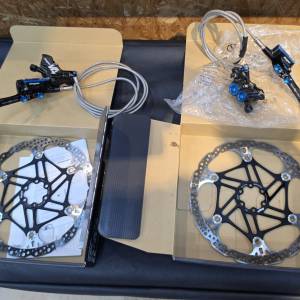 Hope v4 油制brakes 前後一套 連原裝碟