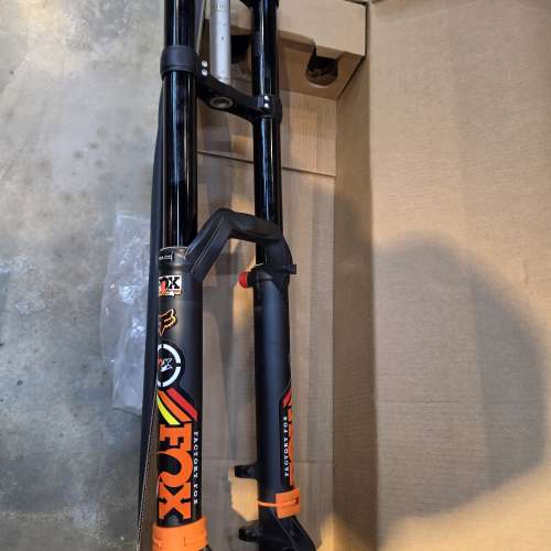 新淨 Fox 40  Elite 全黑版孖膊頭叉 27.5&ldquo;頭 fork