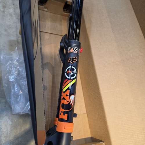 新淨 Fox 40  Elite 全黑版孖膊頭叉 27.5&ldquo;頭 fork