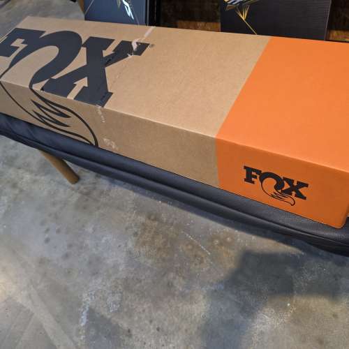 新淨 Fox 40  Elite 全黑版孖膊頭叉 27.5&ldquo;頭 fork