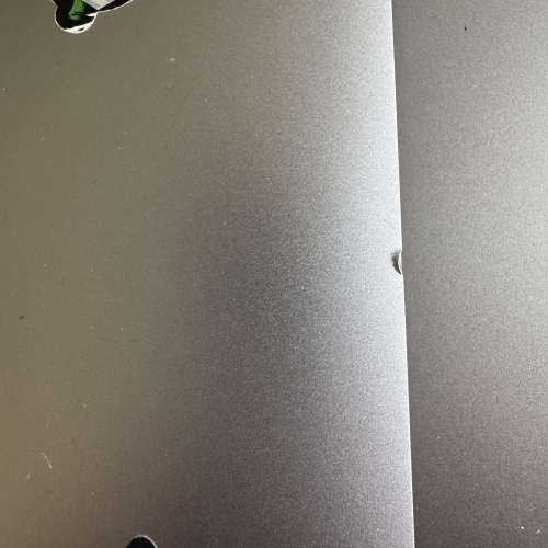 平放MacBook Air 13 M1 256 有少少瑕疵 正常運作