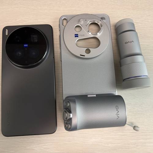 香港行貨 Vivo x300 ultra 16gb + 512gb 連200mm增距鏡+手柄+手機套