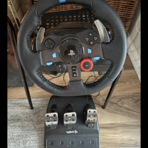 Logitech G29 Racing Steering Wheel and pedals (PS4, PS5, PC)
