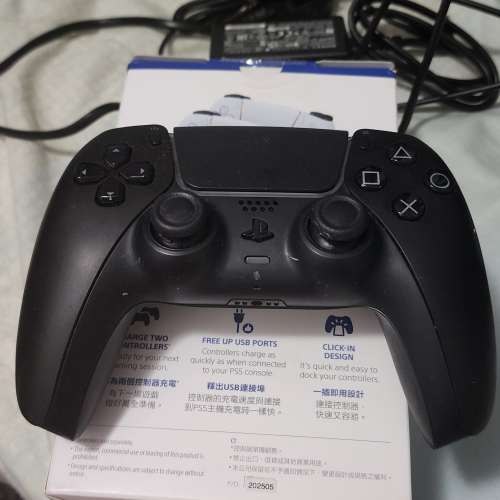 【清櫃組合】SONY 原裝 PS5 雙充電座 + PS5 手掣 (左菇微飄移)