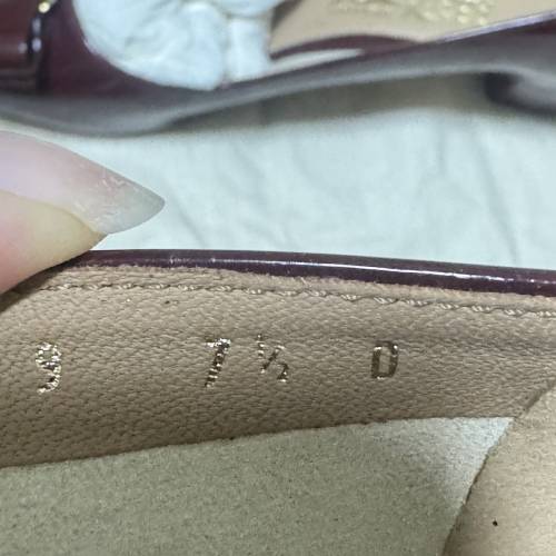 全新Ferragamo酒紅色蝴蝶粗跟鞋 size 38