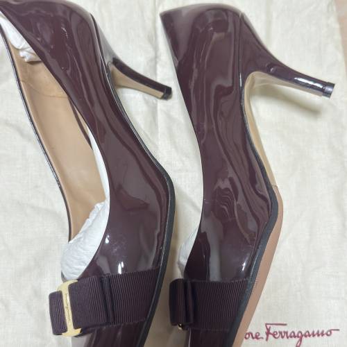 Ferragamo全新漆皮蝴蝶高跟鞋 Size 38