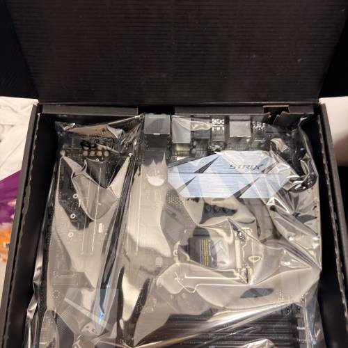 Asus ROG Z370G 主板 全新行貨未使用