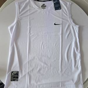 新品, NIKE T-shirt, XL, 白色, 正品