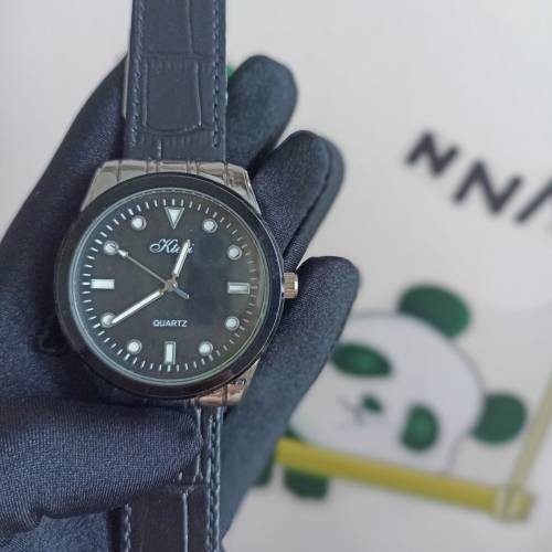 ⌚ 𝙑𝙞𝙣𝙩𝙖𝙜𝙚 「𝙆𝙩𝙚𝙫𝙞」品牌的「𝙌𝙐𝘼𝙍𝙏𝙕」石英手錶