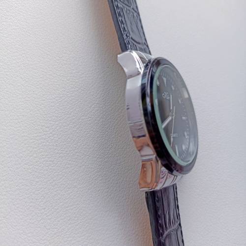 ⌚ 𝙑𝙞𝙣𝙩𝙖𝙜𝙚 「𝙆𝙩𝙚𝙫𝙞」品牌的「𝙌𝙐𝘼𝙍𝙏𝙕」石英手錶