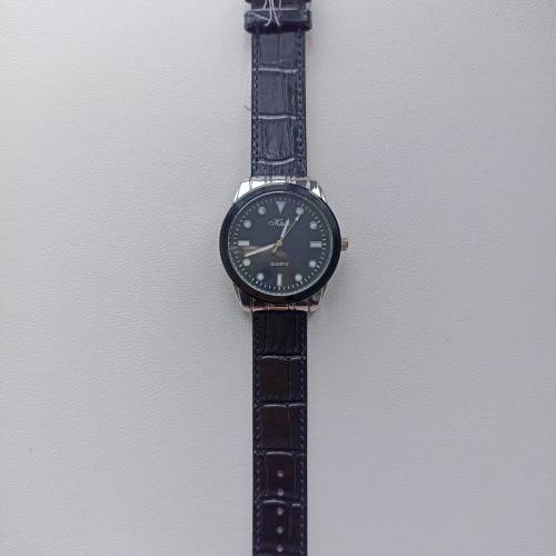 ⌚ 𝙑𝙞𝙣𝙩𝙖𝙜𝙚 「𝙆𝙩𝙚𝙫𝙞」品牌的「𝙌𝙐𝘼𝙍𝙏𝙕」石英手錶