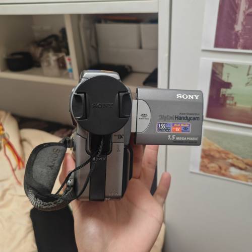 SONY handycam DCR-PC115