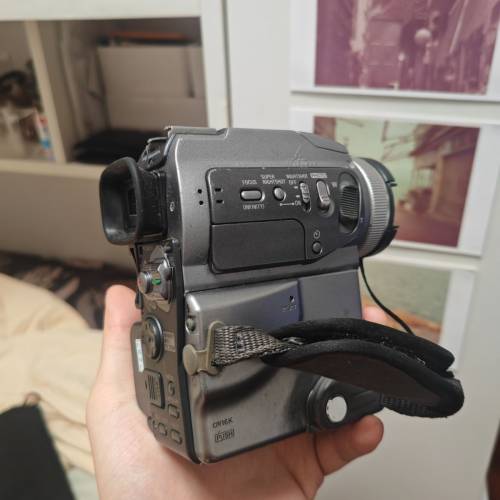 SONY handycam DCR-PC115