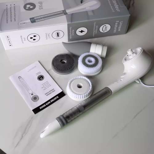🛀 LA CANDEUR Electric Handheld Shower Brush NEW 全新 電動 手持 沐浴刷 USB-C ...