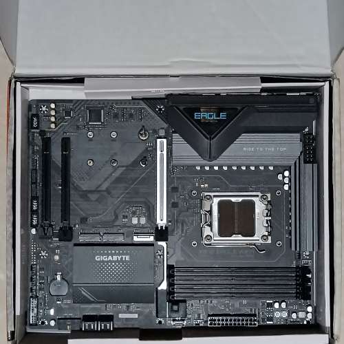 GIGABYTE X870 EAGLE WIFI7 AMD Socket AM5 95% New GAMING MOTHERBOARD PC底板