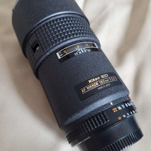 Nikon 180mm f/2.8D