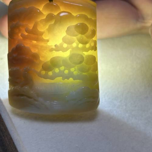 翡翠山水玉吊墜