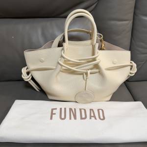 泰國小眾品牌 FUNDAO 米白色shoulder bag