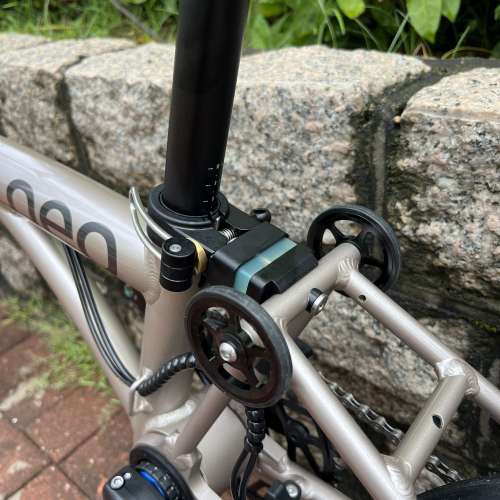 亮光鈦色 靚價 2026  新款 JAVA NEO 9速/12速電變 油剎桶軸 16吋349 碳叉鋁合金折叠...