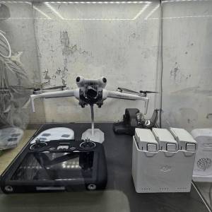 mini 4 pro 三電 RC2控， GOOVIS ART 開放式頭戴影院， 上帝視覺（自己上網查） 不...